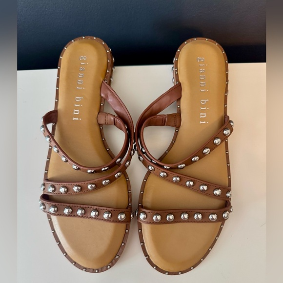 New GIANNI BINI The Alisha Studded Strappy Sandals. Size 8. Tan with silver - Picture 1 of 5